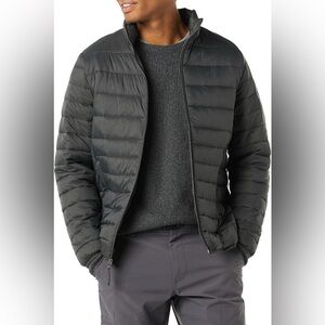Amazon Essentials Packable Puffer Jacket